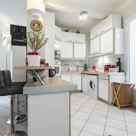 Central Flat With Beautiful View And Balcony Apartment *