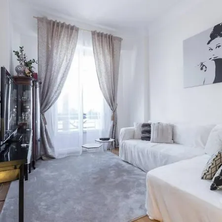 Lejlighed Central Flat With Beautiful View And Balcony *
