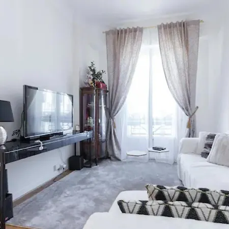 Central Flat With Beautiful View And Balcony Apartment *